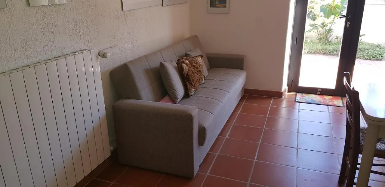 Apartamento Monolocale Indipendente Con Giardino Nuoro  0*, Nuoro (Sardinia) Italia